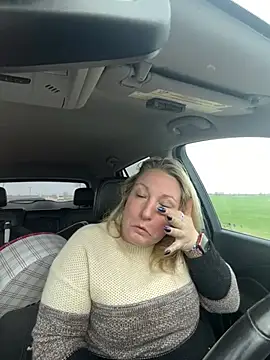 Snapshot of sweetkacibaby chatting on April 12, 2026, 2:11 pm sweetkacibaby online show from April 12, 2026, 2:11 pm