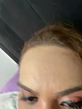 Jullyanaximeness online show from April 8, 2026, 4:18 pm