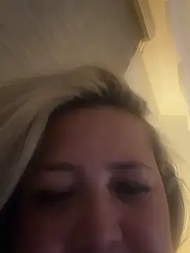 Martinacurvy  online show from March 29, 2026, 12:43 am