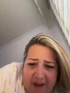 Martinacurvy  online show from March 29, 2026, 7:47 pm