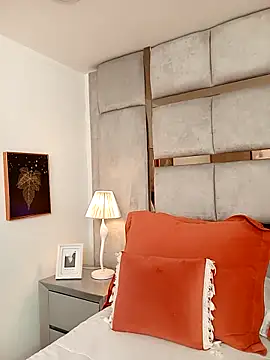 AmbarJenssen online show from April 3, 2026, 12:58 pm