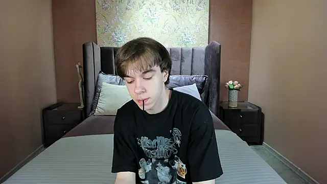 Snapshot of DaveBevy chatting on May 27, 2026, 7:44 pm DaveBevy online show from May 27, 2026, 7:44 pm
