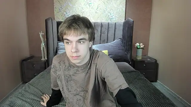 Snapshot of DaveBevy chatting on June 14, 2026, 7:27 pm DaveBevy online show from June 14, 2026, 7:27 pm