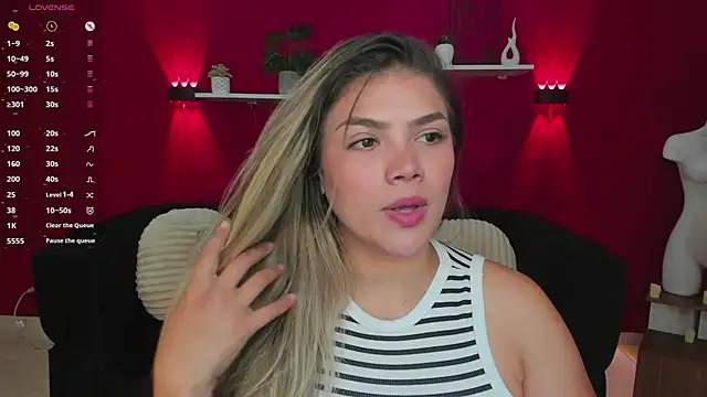 Snapshot of Sofia_Velvetx chatting on April 8, 2026, 2:06 pm Sofia Velvetx online show from April 8, 2026, 2:06 pm