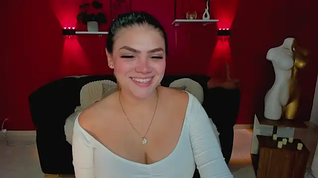 Snapshot of Sofia_Velvetx chatting on June 1, 2026, 1:02 pm Sofia Velvetx online show from June 1, 2026, 1:02 pm