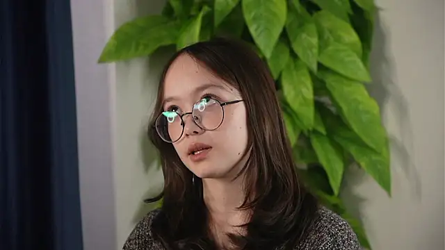 LinnRiechers online show from March 27, 2026, 4:51 am