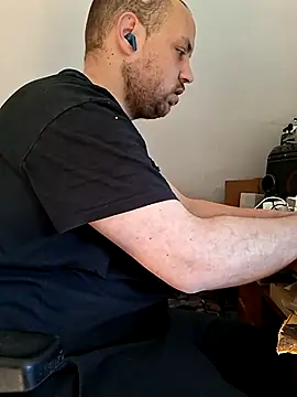 fettgail-0507 online show from April 20, 2026, 8:06 am