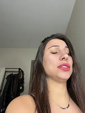 Snapshot of Carolzinhalux69 chatting on July 3, 2026, 5:52 pm Carolzinhalux69 online show from July 3, 2026, 5:52 pm