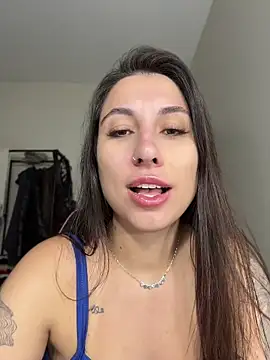 Snapshot of Carolzinhalux69 chatting on July 5, 2026, 12:06 am Carolzinhalux69 online show from July 5, 2026, 12:06 am