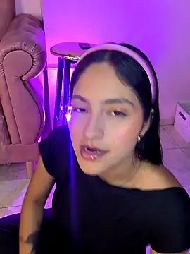 SophiaCastro09  online show from April 18, 2026, 12:25 am