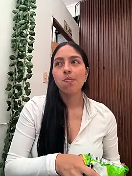 SophiaCastro09  online show from May 22, 2026, 3:50 pm