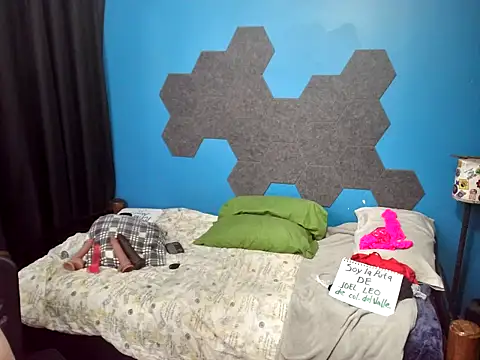 MachoPutito online show from December 18, 2025, 3:23 am