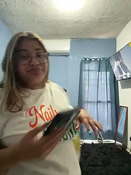 Snapshot of C1N09 chatting on May 3, 2026, 6:03 pm C1N09 online show from May 3, 2026, 6:03 pm