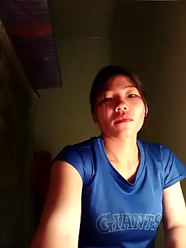 -Quyny- online show from April 14, 2026, 7:31 pm