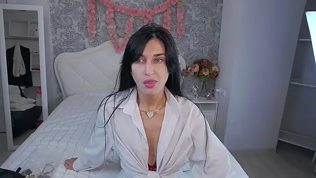 AriannaCruise online show from April 5, 2026, 3:47 am