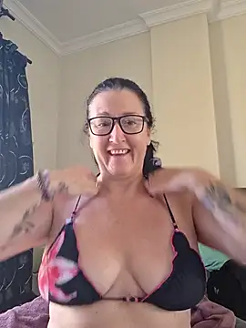 Snapshot of Flirty_Siennax chatting on July 28, 2026, 7:37 am Flirty Siennax online show from July 28, 2026, 7:37 am