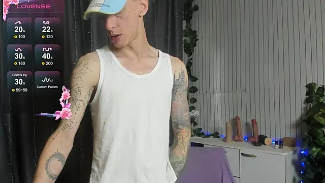 Snapshot of James2Inked chatting on June 30, 2026, 6:14 am James2Inked online show from June 30, 2026, 6:14 am