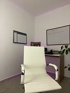 Snapshot of Lucia11_ chatting on March 27, 2026, 11:26 pm Lucia11 online show from March 27, 2026, 11:26 pm