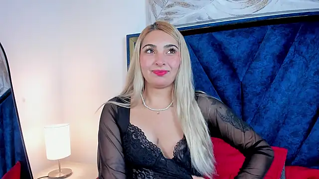 Catalina Osorio online show from May 27, 2026, 12:13 pm