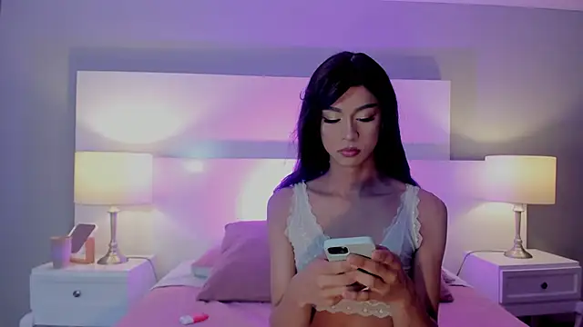 Miss sunshinee online show from April 19, 2026, 5:29 am