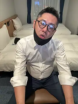 Snapshot of RYUICHI_1919 chatting on May 26, 2026, 12:23 pm RYUICHI 1919 online show from May 26, 2026, 12:23 pm
