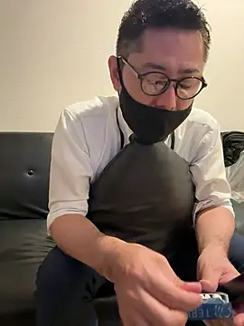 Snapshot of RYUICHI_1919 chatting on May 28, 2026, 10:45 am RYUICHI 1919 online show from May 28, 2026, 10:45 am