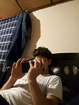 sensualflow 77 online show from March 28, 2026, 3:50 am