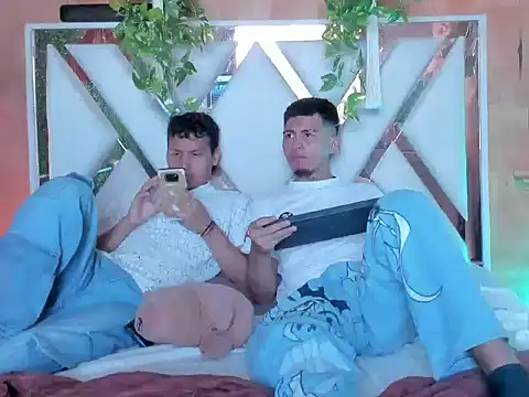 Snapshot of Blaze_Star chatting on March 28, 2026, 3:33 pm Blaze Star online show from March 28, 2026, 3:33 pm