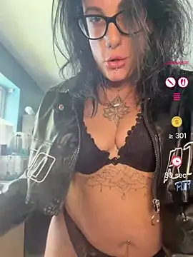 Snapshot of IvyBelleMilf chatting on June 12, 2026, 12:15 pm IvyBelleMilf online show from June 12, 2026, 12:15 pm