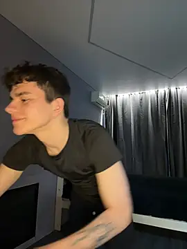 MaxWoolf online show from April 28, 2026, 3:17 pm