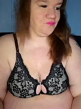 curvystachel42 online show from May 18, 2026, 8:36 pm