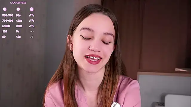 Snapshot of sinfulThea chatting on May 4, 2026, 12:45 pm sinfulThea online show from May 4, 2026, 12:45 pm