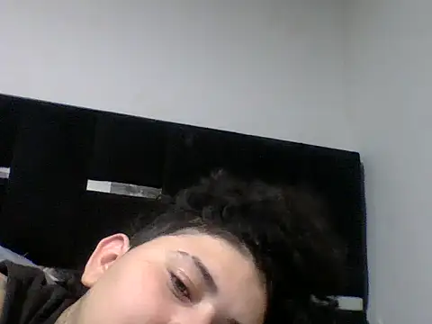 Snapshot of lunaa_love chatting on March 29, 2026, 11:27 pm lunaa love online show from March 29, 2026, 11:27 pm