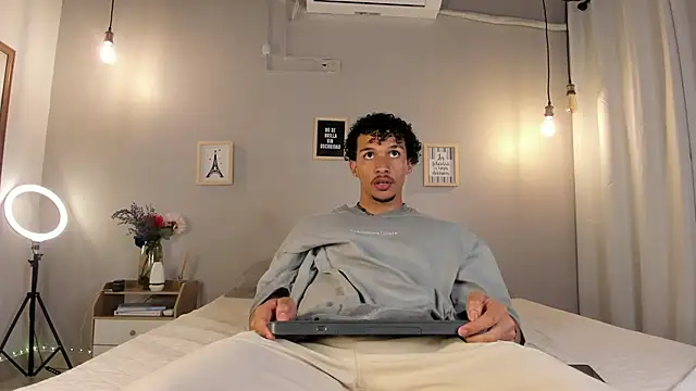 Snapshot of dominik_drake chatting on April 20, 2026, 12:41 pm dominik drake online show from April 20, 2026, 12:41 pm
