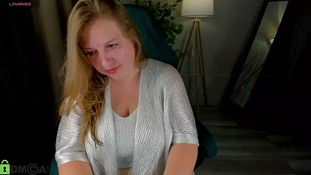 Snapshot of CleoXotie chatting on July 10, 2026, 10:18 am CleoXotie online show from July 10, 2026, 10:18 am