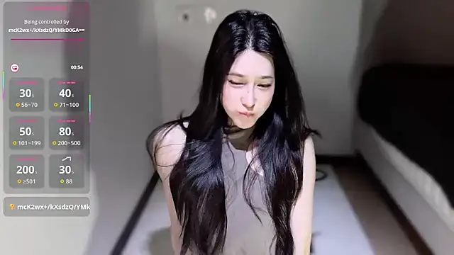 LILI7-LI online show from May 17, 2026, 1:14 am
