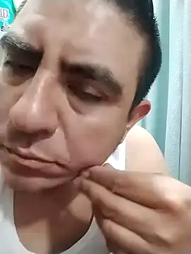 Manuel3910 online show from May 5, 2026, 3:36 am