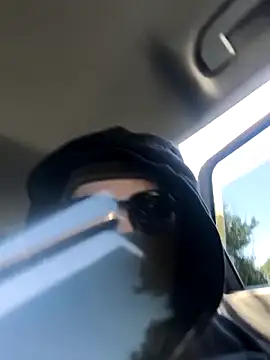 MassiveMask online show from April 11, 2026, 1:37 pm