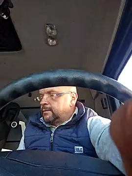 Snapshot of Cristo1982 chatting on April 7, 2026, 5:08 am Cristo1982 online show from April 7, 2026, 5:08 am