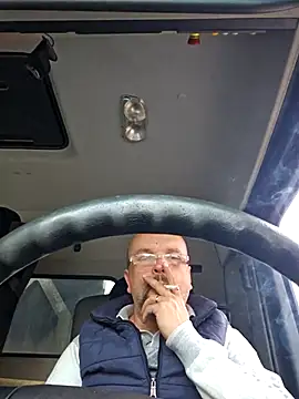 Snapshot of Cristo1982 chatting on April 8, 2026, 5:18 am Cristo1982 online show from April 8, 2026, 5:18 am