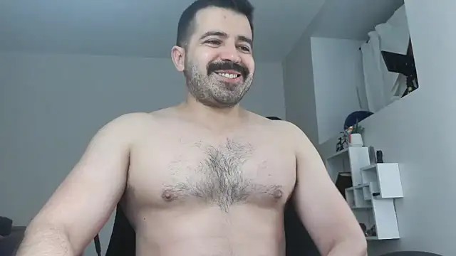 AngelFusco online show from May 3, 2026, 5:35 am