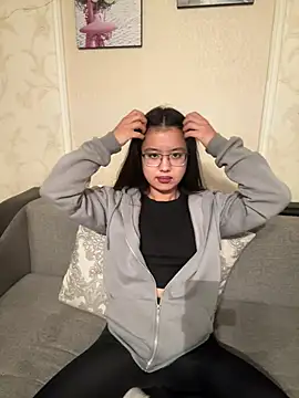 Z Milll online show from April 27, 2026, 4:27 pm