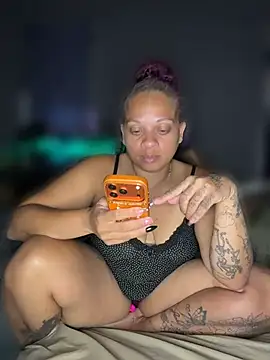 SHY QUINN online show from May 21, 2026, 11:56 pm