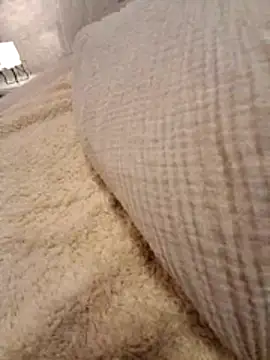 Giuliahoti online show from April 3, 2026, 8:51 pm