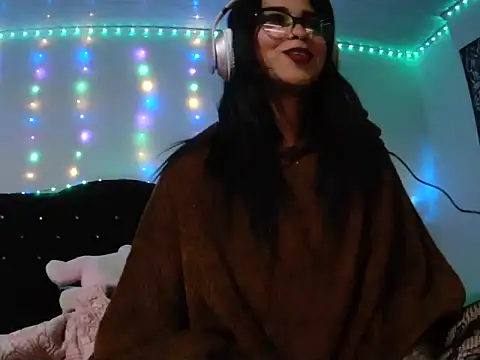 Luna Velvet7 online show from May 18, 2026, 1:24 am