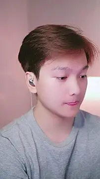 Anhkutin15k online show from March 30, 2026, 2:56 am