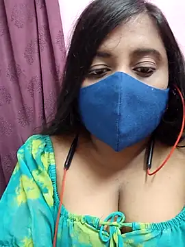 Tami-sonia online show from May 4, 2026, 6:04 pm