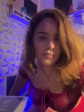 Snapshot of SaskiaDeluxe chatting on April 4, 2026, 7:39 am SaskiaDeluxe online show from April 4, 2026, 7:39 am