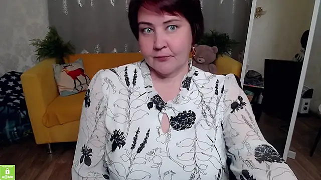 QUEEN02030 online show from May 31, 2026, 10:55 am