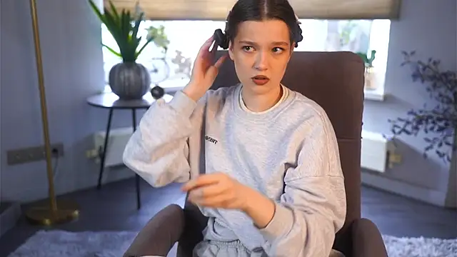 AnabelChicles online show from April 7, 2026, 5:30 am